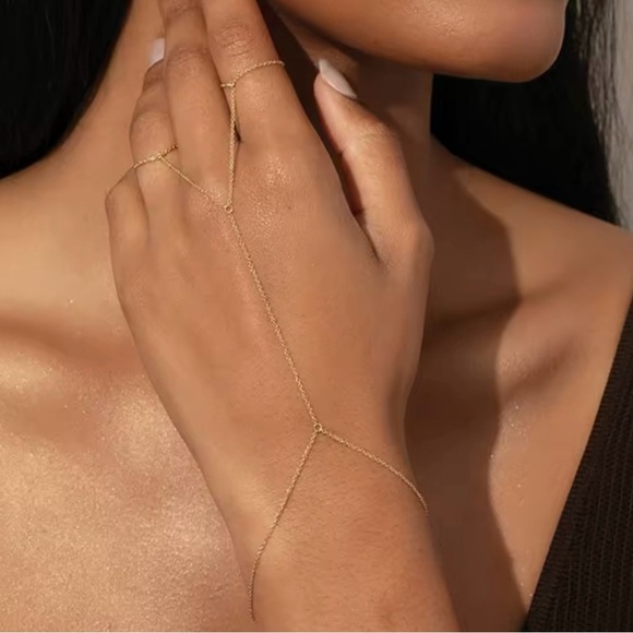 18k Gold Plated O-chain Finger Linked Bracelet - Picture 1 of 4